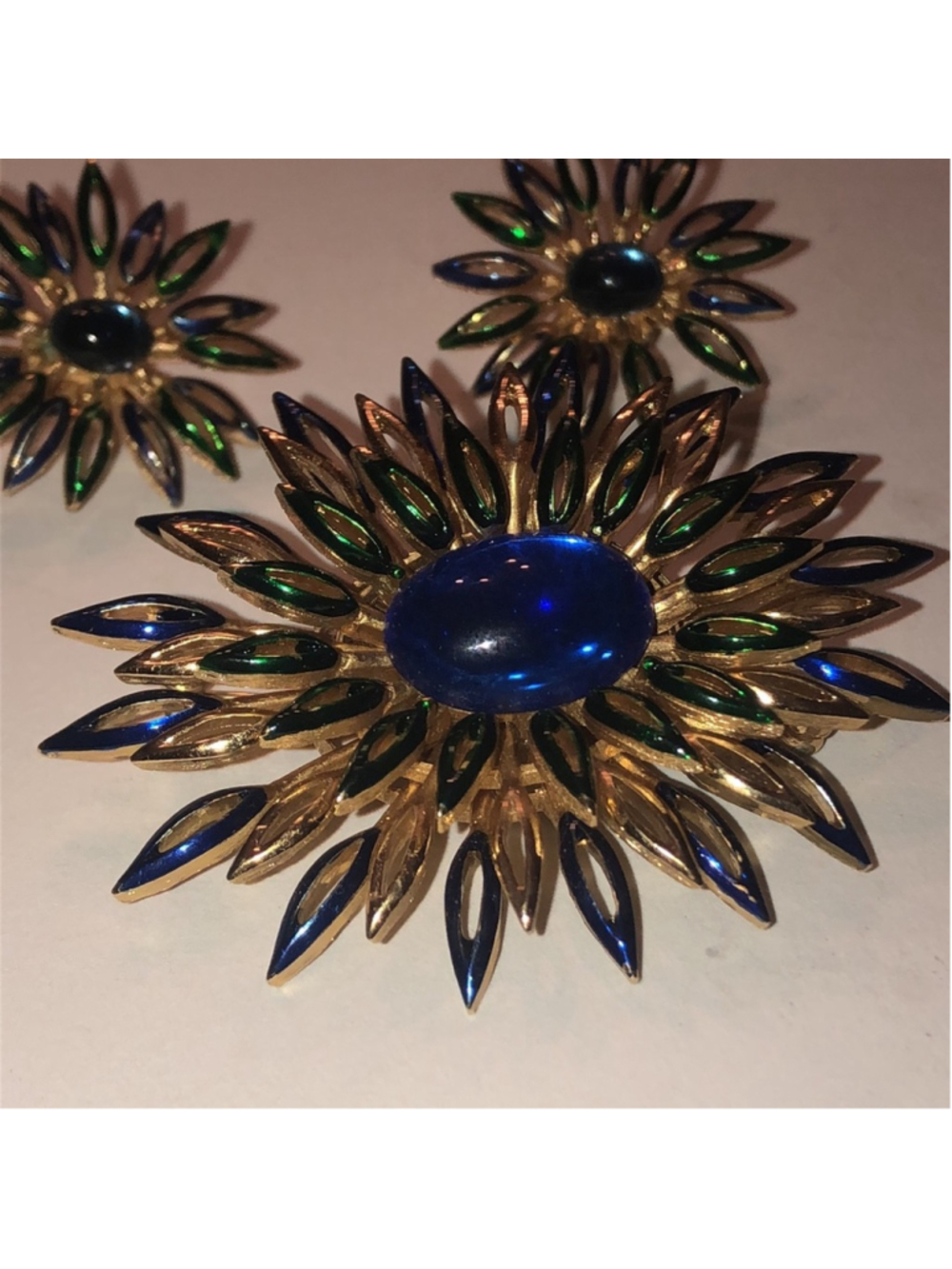 Trifari Crown Gold Tone Blue Cabochon Green Enamel 3D Floral Brooch Earrings Set - Picture 3 of 8